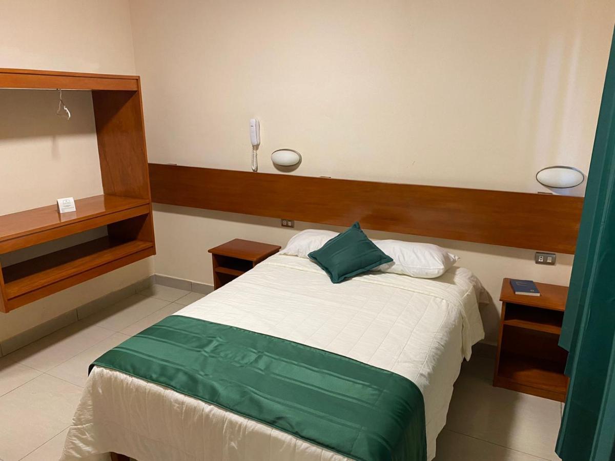 Tariri Hotel Пукальпа Экстерьер фото