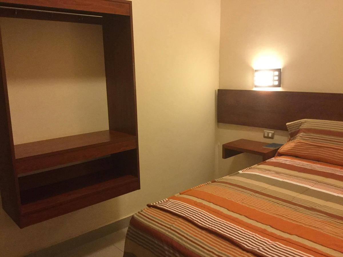 Tariri Hotel Пукальпа Экстерьер фото