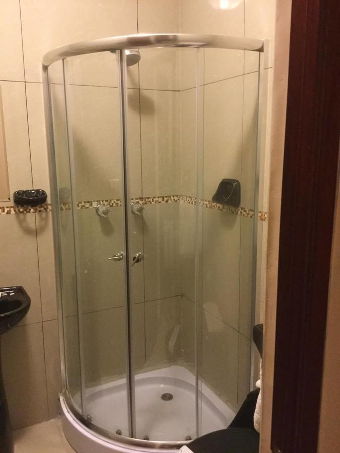 Tariri Hotel Пукальпа Экстерьер фото
