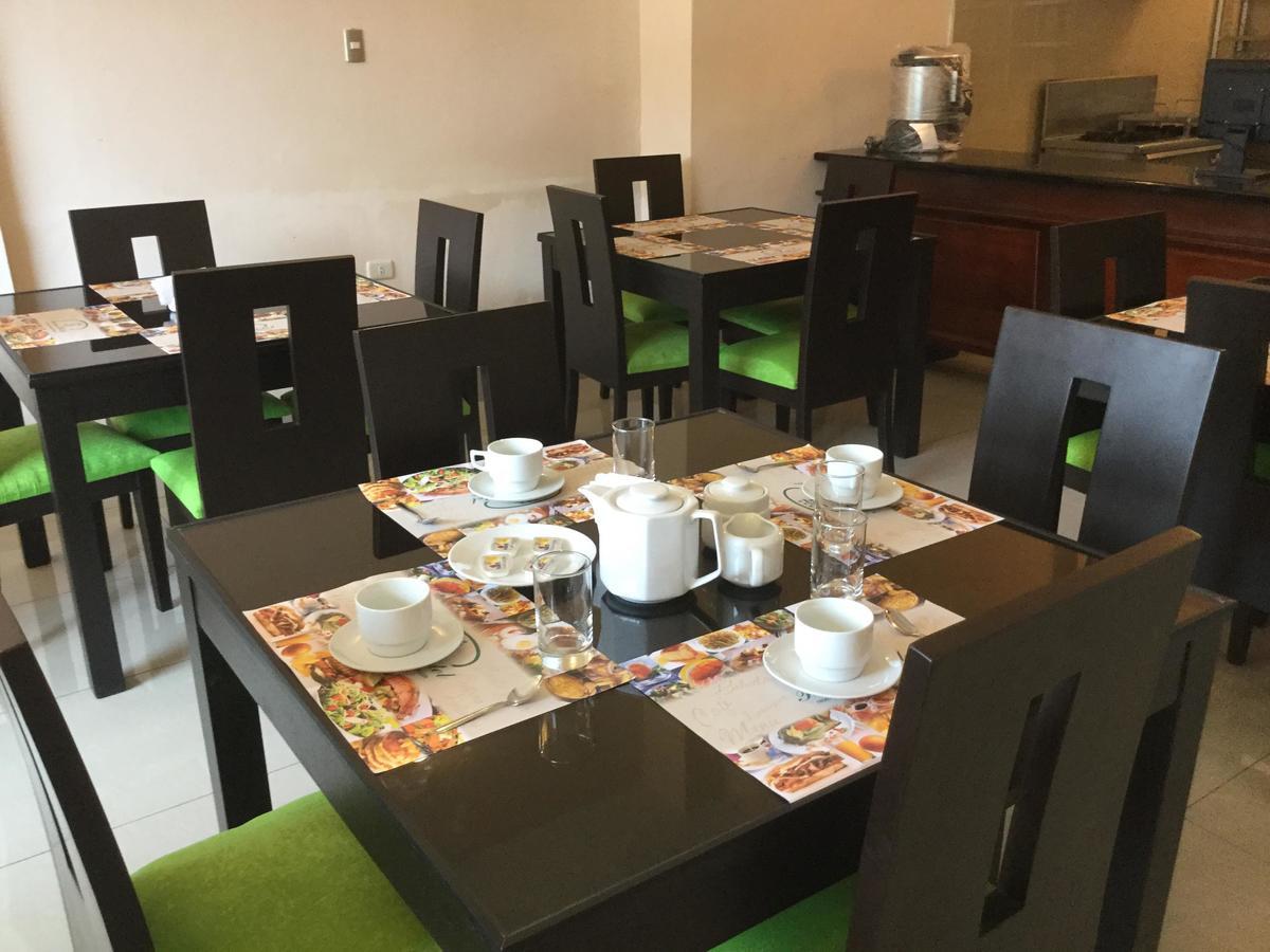 Tariri Hotel Пукальпа Экстерьер фото