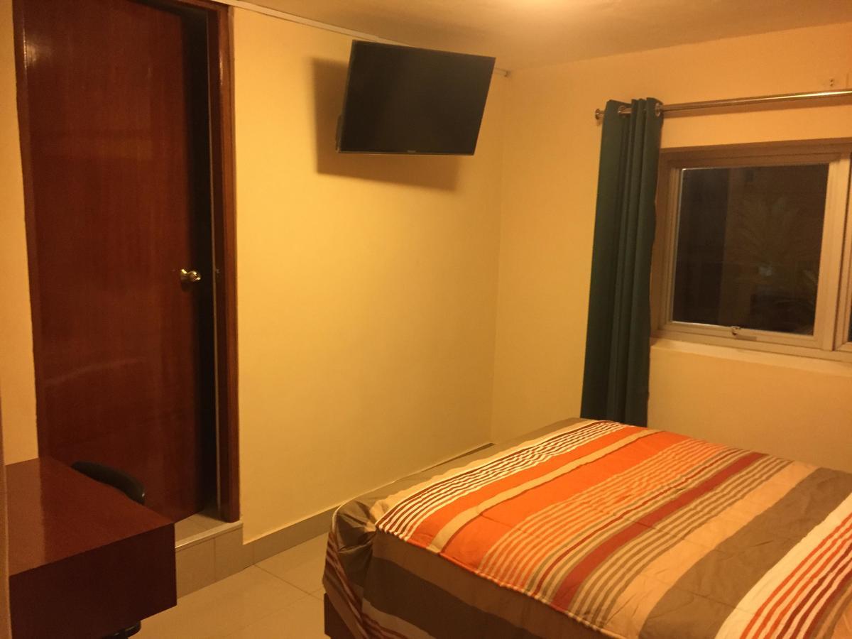 Tariri Hotel Пукальпа Экстерьер фото